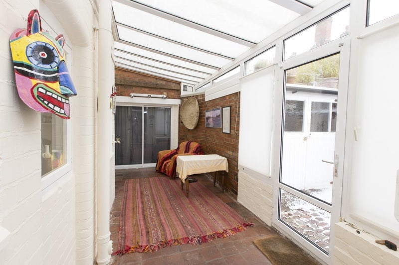 Room Cradock Road in Leicester