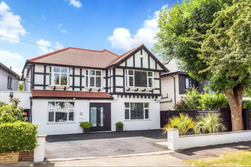 House Derwent Avenue in Greater London