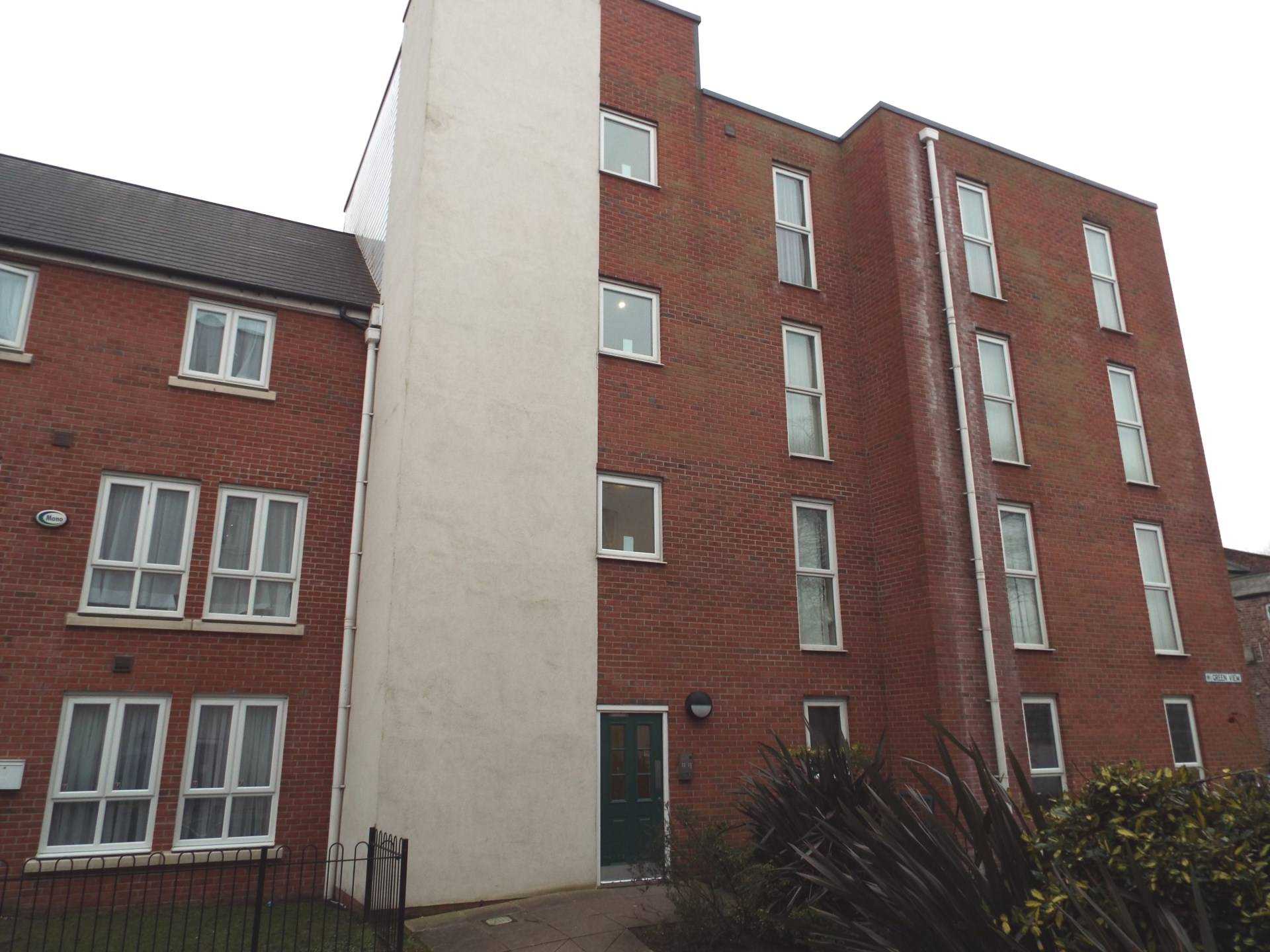 Flat Rowan Way in Salford