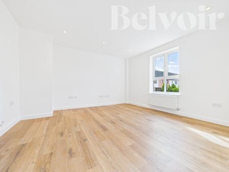 Flat Oakridge Road in Basingstoke and Deane