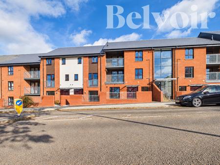 Flat Oakridge Road in Basingstoke and Deane