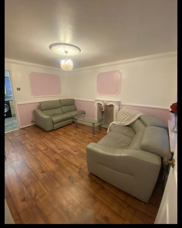 Room Lymington Close in Greater London