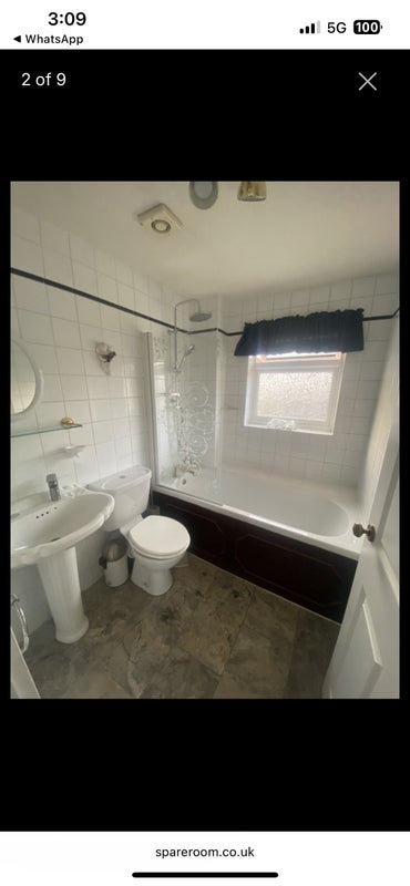 Room Lymington Close in Greater London