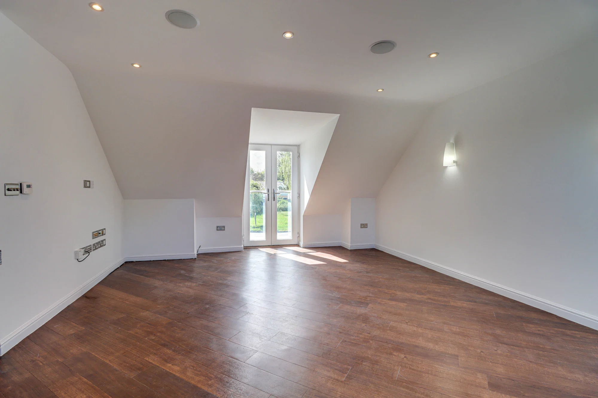 Flat Kinsbourne Close in St Albans