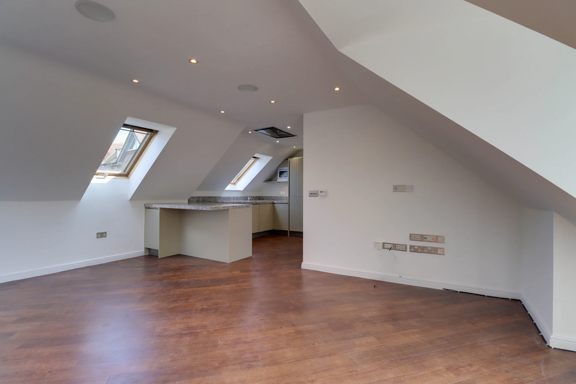 Flat Kinsbourne Close in St Albans