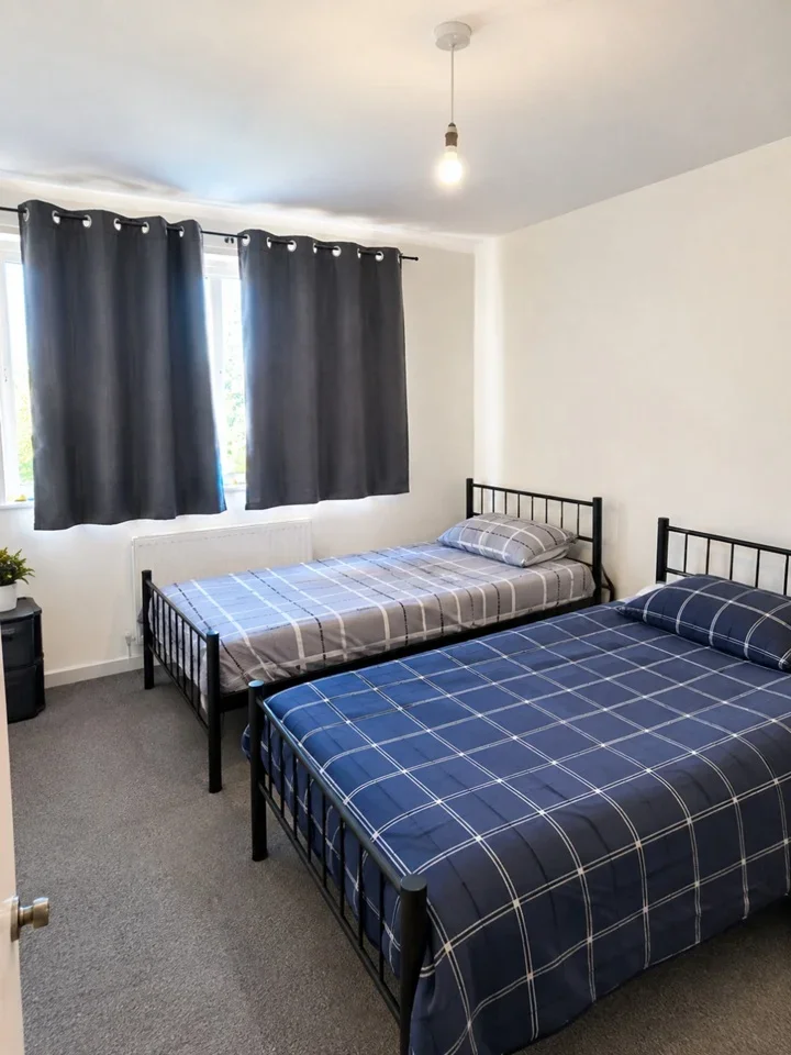 Room Cowbridge Lane in Greater London
