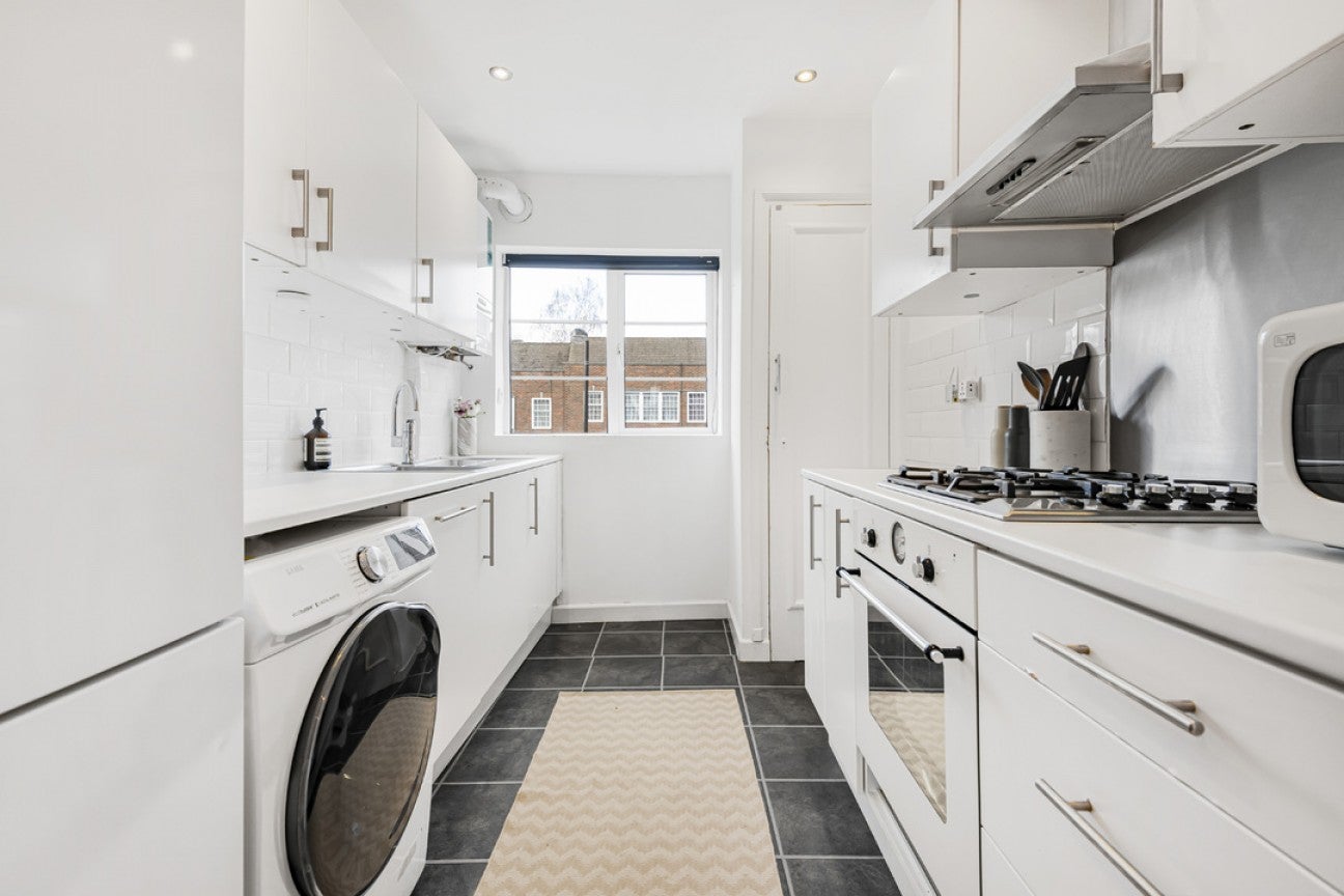 Flat Hallowell Road in Greater London