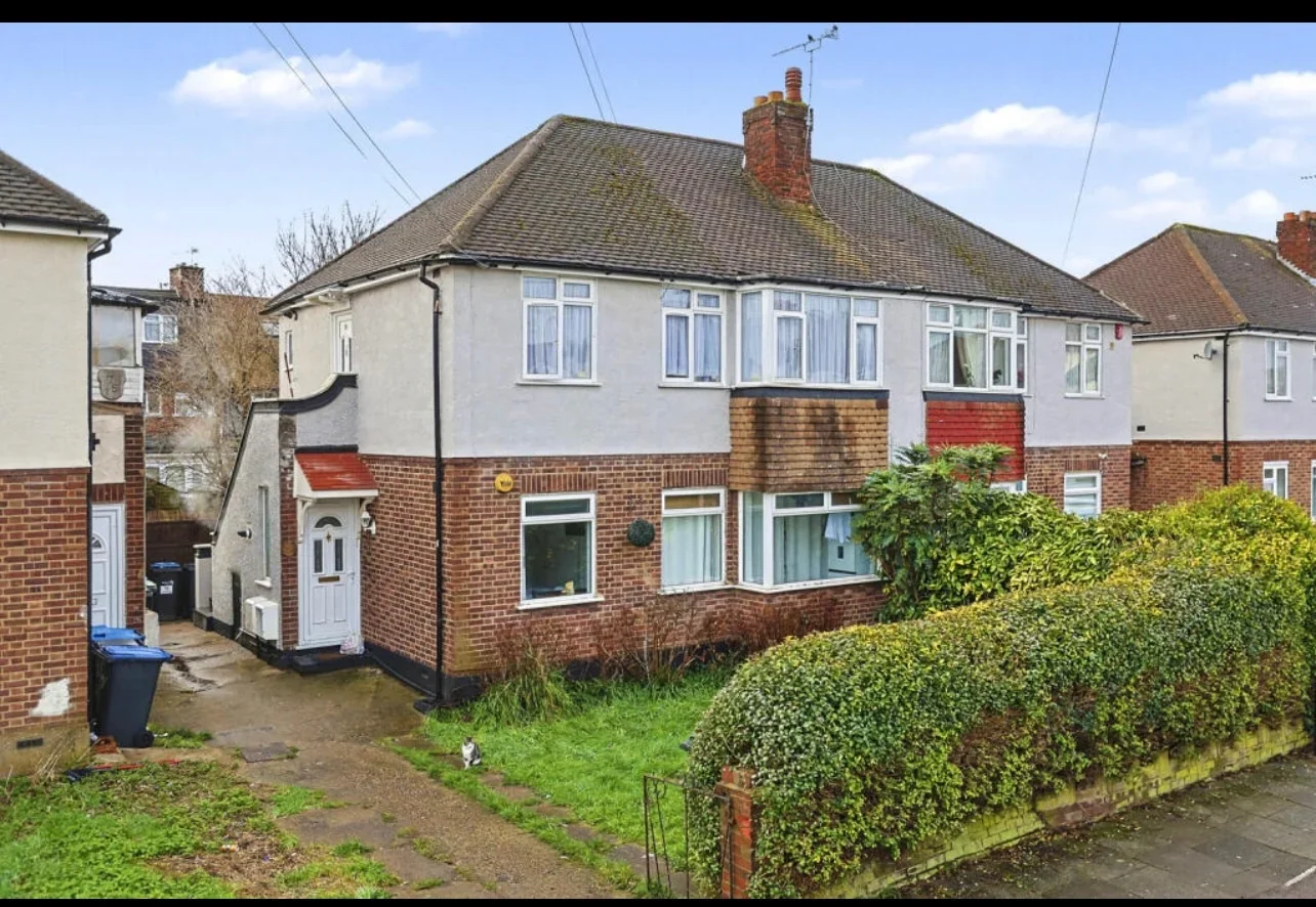 Flat Stainton Road in Greater London