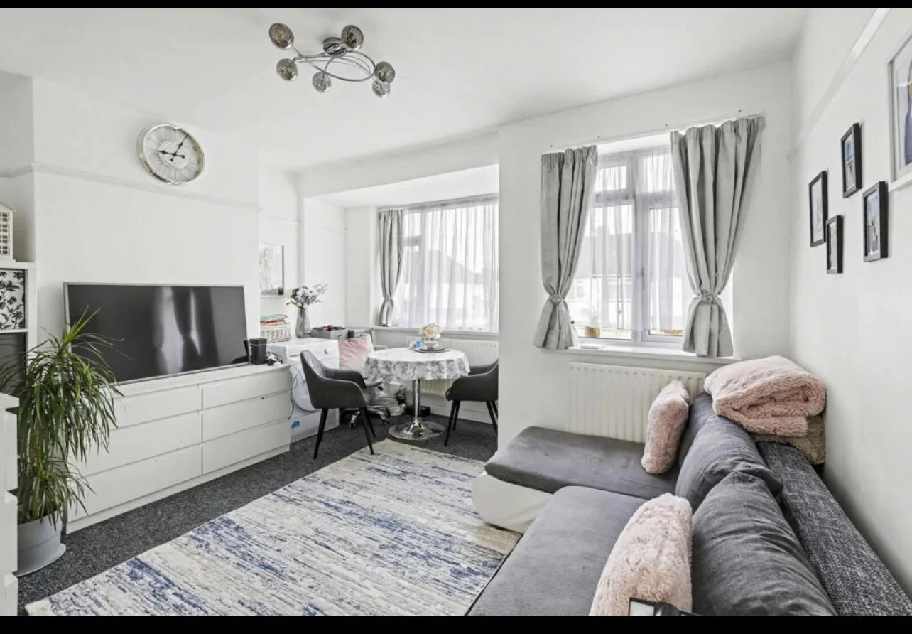 Flat Stainton Road in Greater London