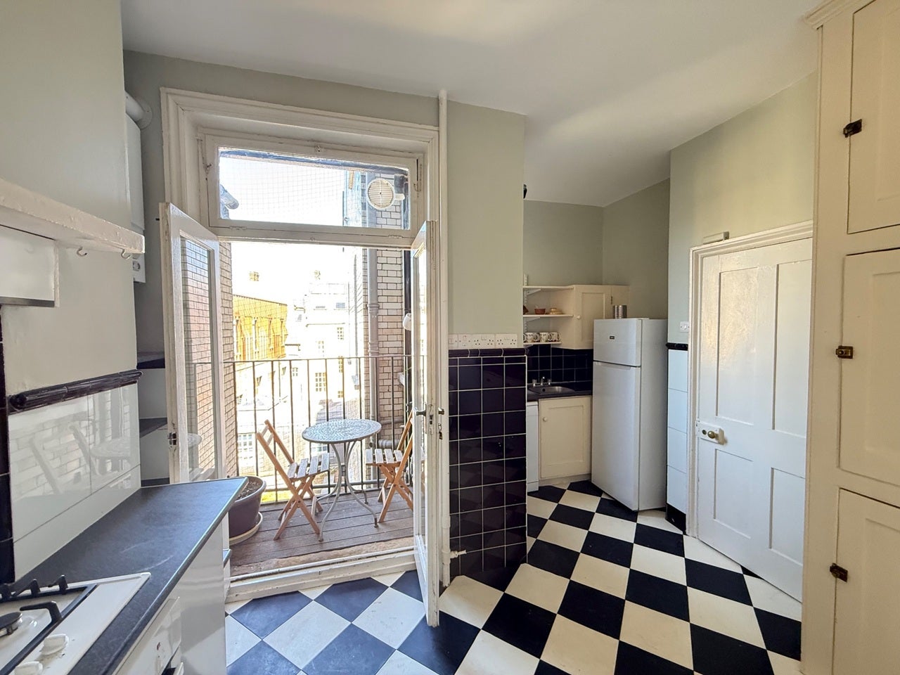 Room Southampton Row in Greater London