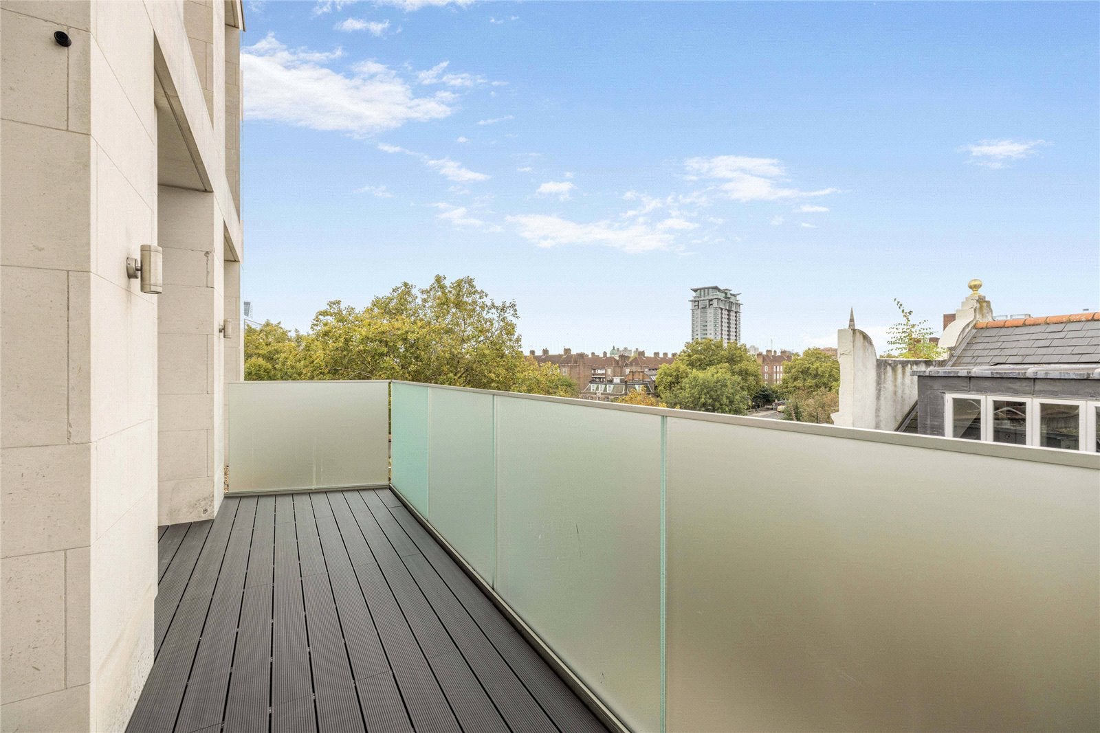 Flat Pear Place in Greater London