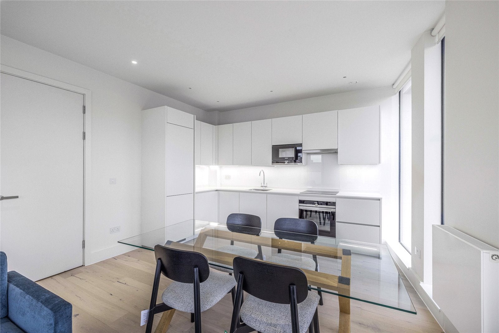 Flat Pear Place in Greater London
