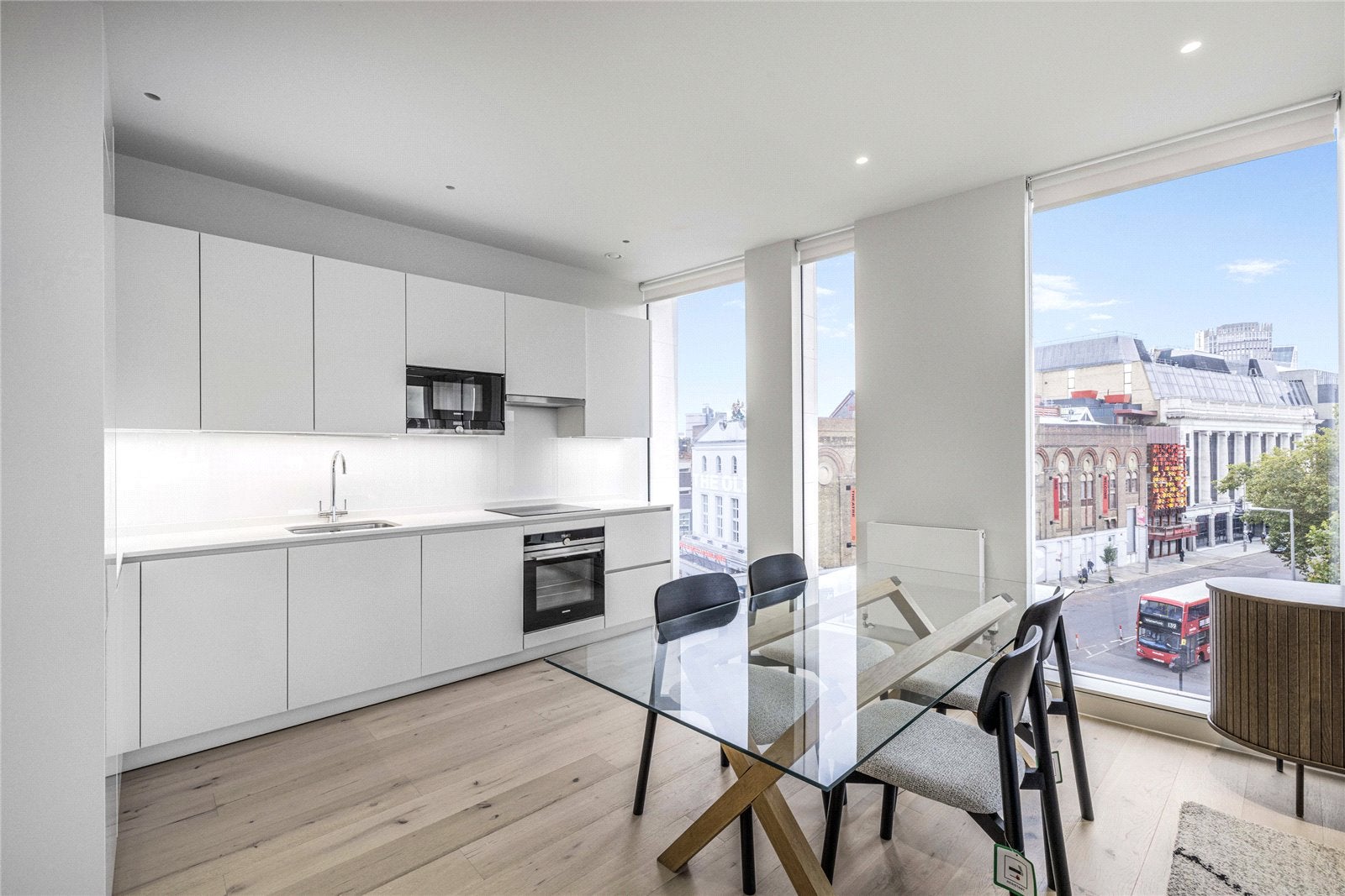 Flat Pear Place in Greater London