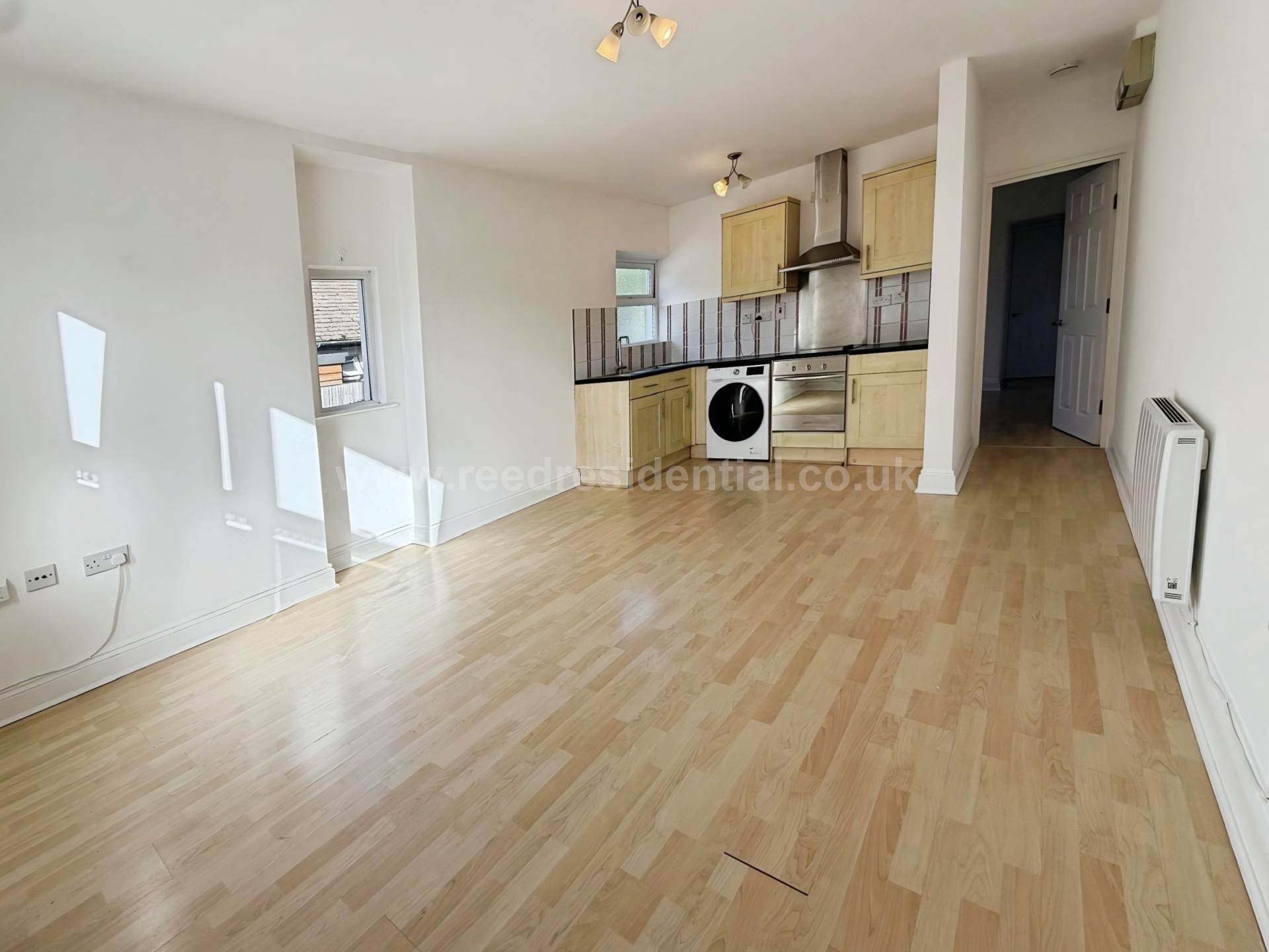 Flat Sandown Avenue in Southend-on-Sea