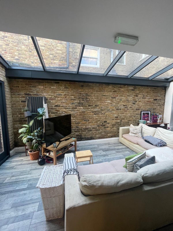 Room Roman Road in Greater London