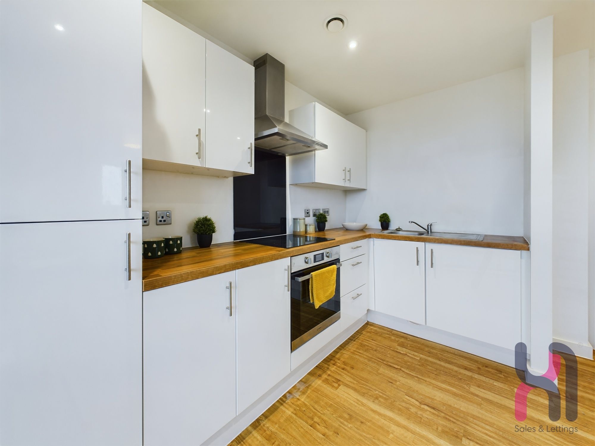 Flat Pomona Strand in Trafford