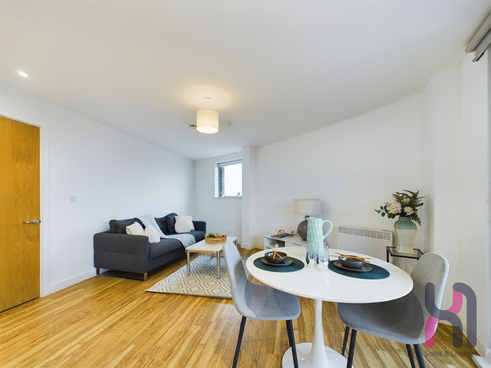 Flat Pomona Strand in Trafford