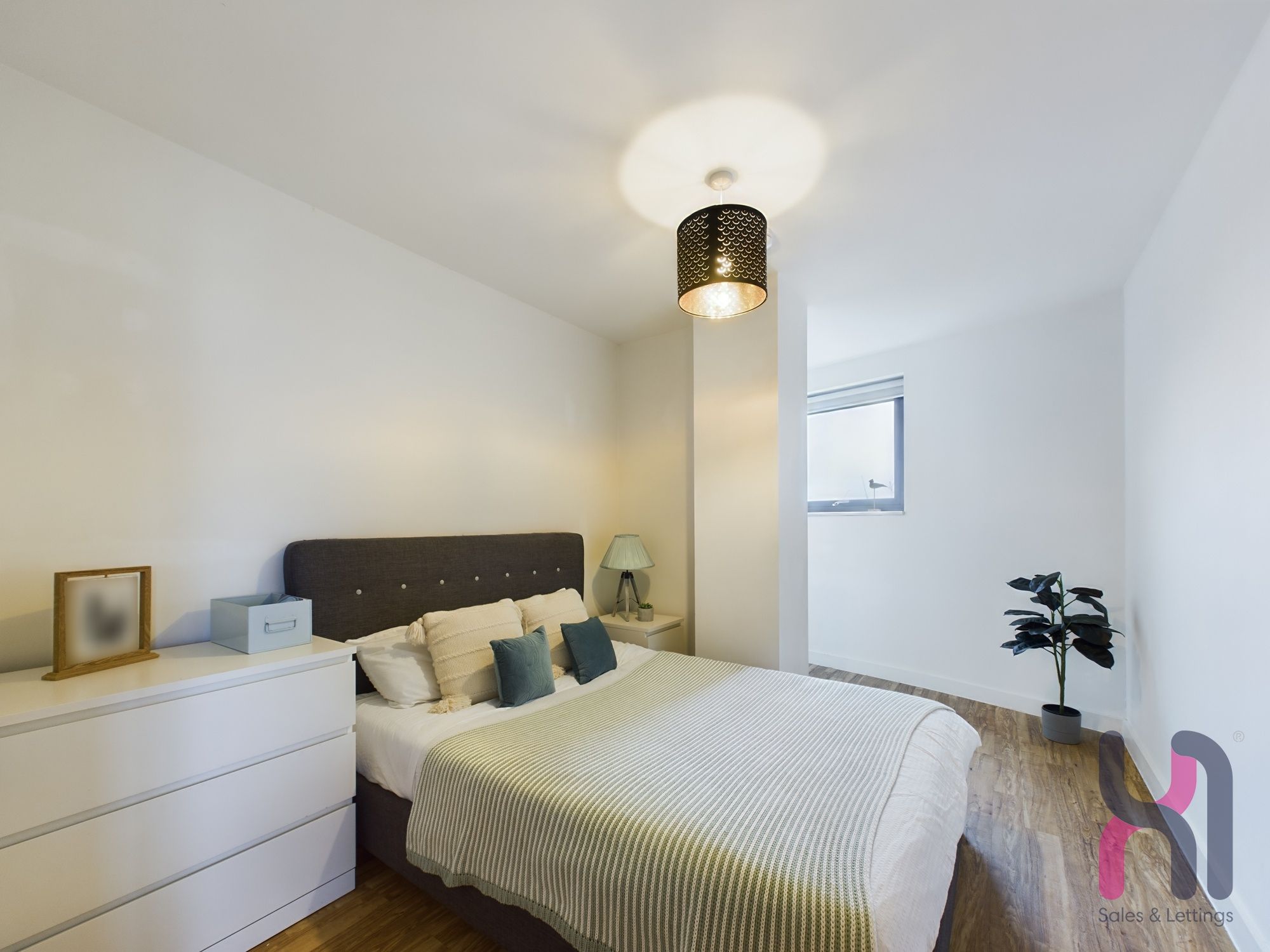 Flat Pomona Strand in Trafford