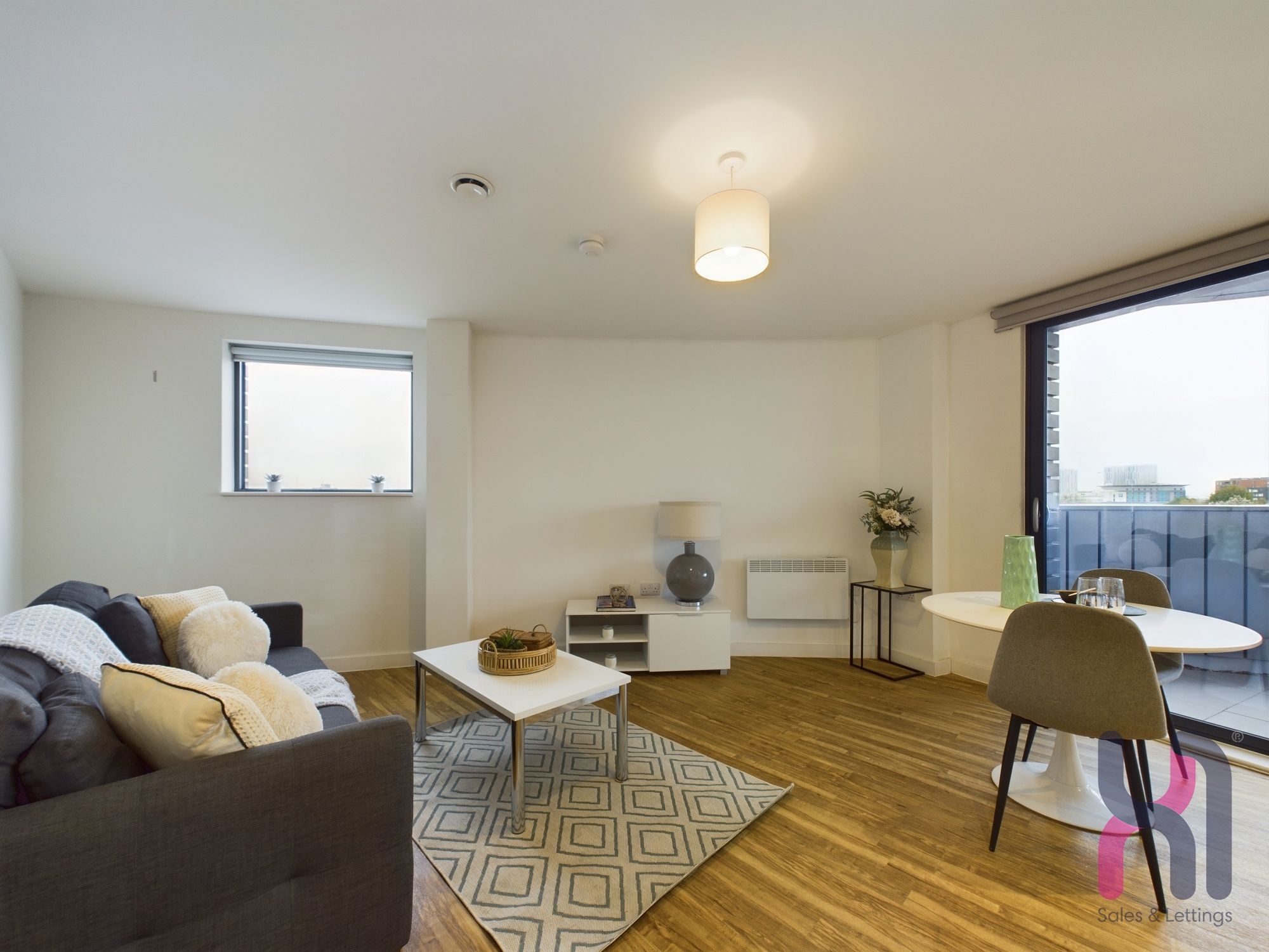 Flat Pomona Strand in Trafford