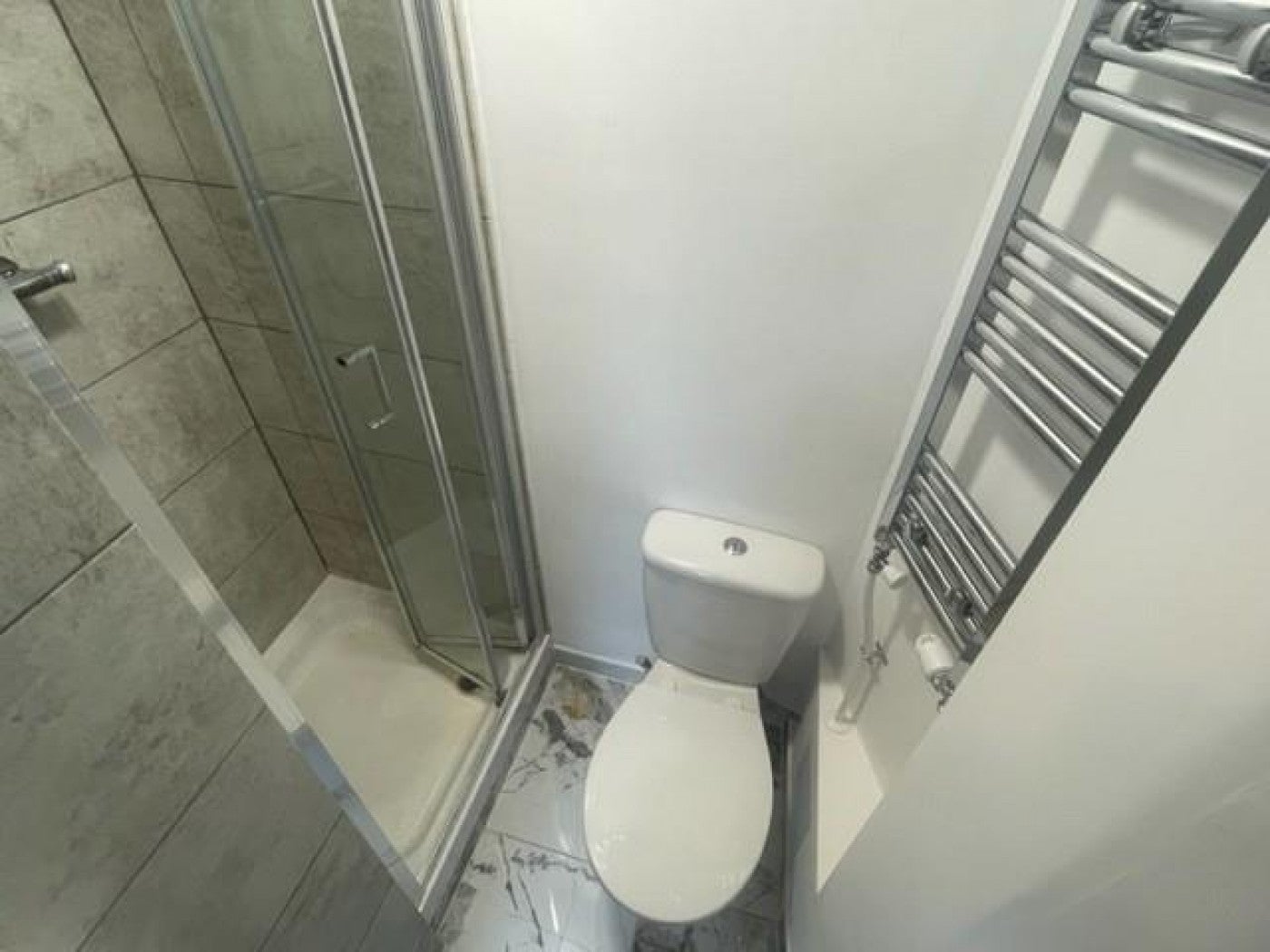 Flat Moorefield Road in Greater London