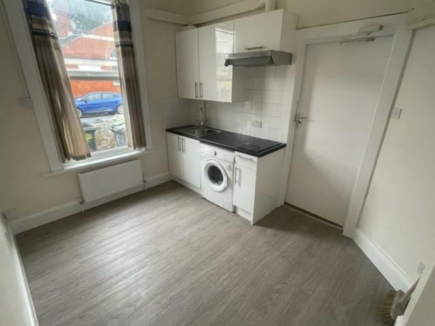 Flat Moorefield Road in Greater London