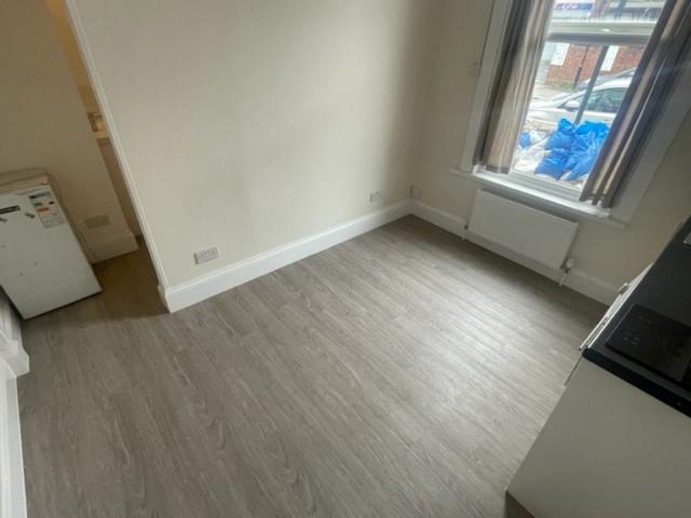 Flat Moorefield Road in Greater London