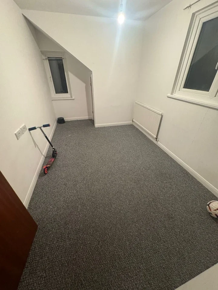 House Ballards Way in Greater London