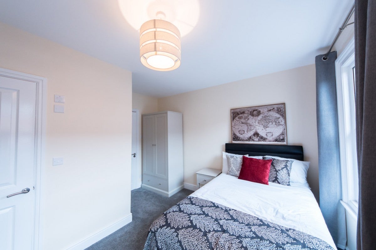Room Newport Road in Reading