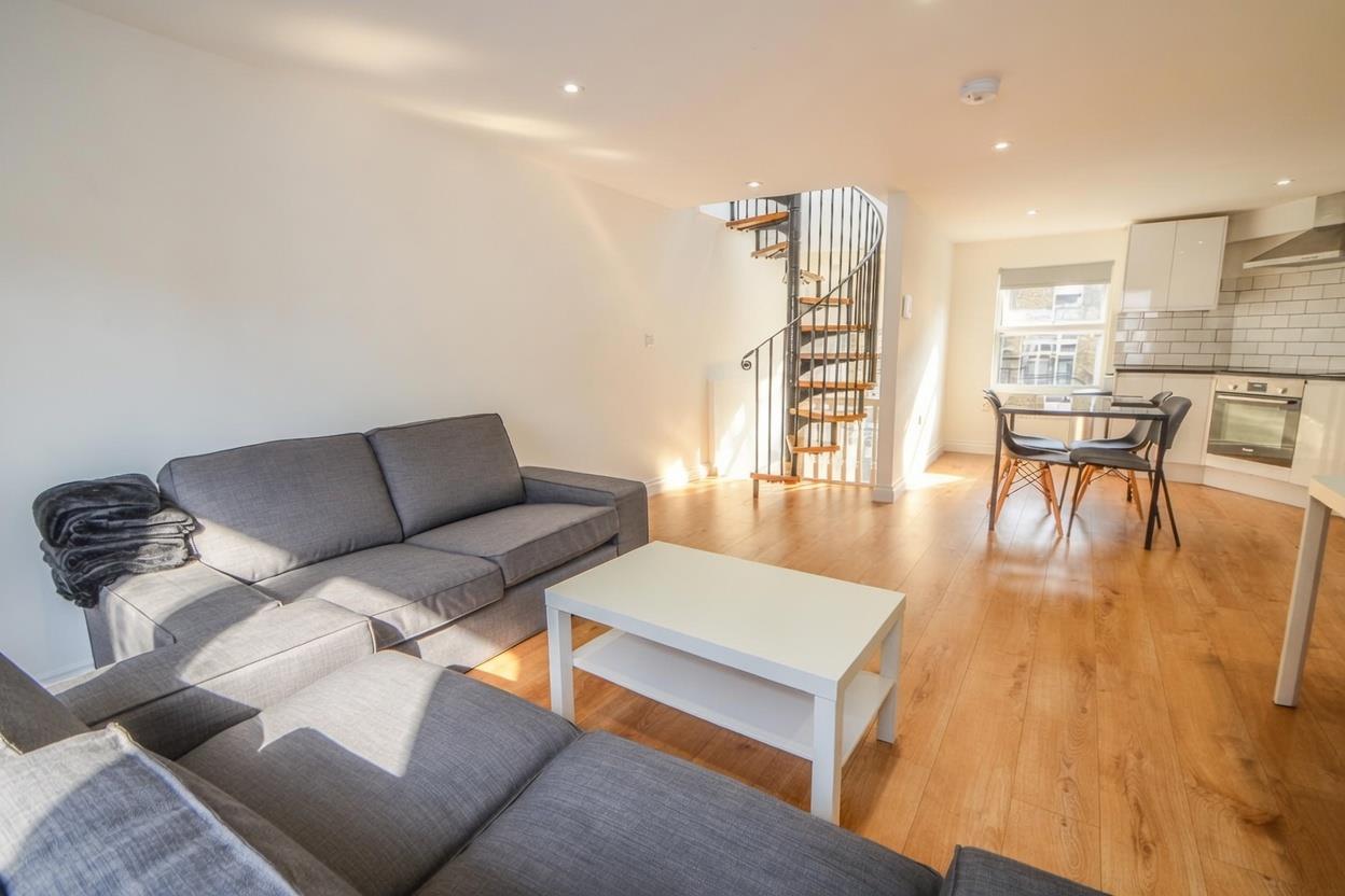 Flat Berwick Street in City of Westminster
