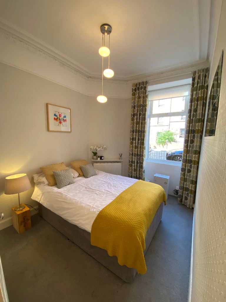 Flat Downfield Place in City of Edinburgh