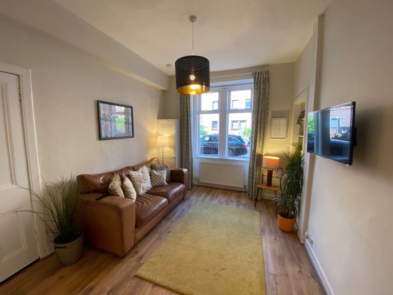 Flat Downfield Place in City of Edinburgh