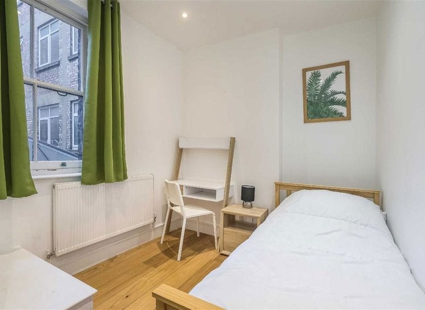 Flat Colville Place in Greater London