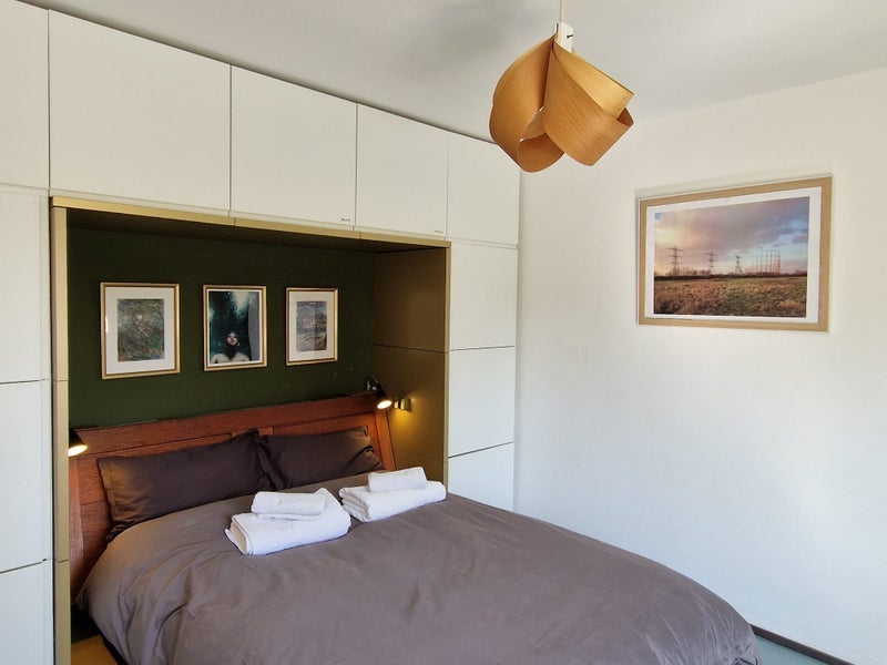 Flat Hunton Street in Greater London