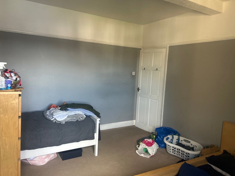 Room Croydon Road in Greater London