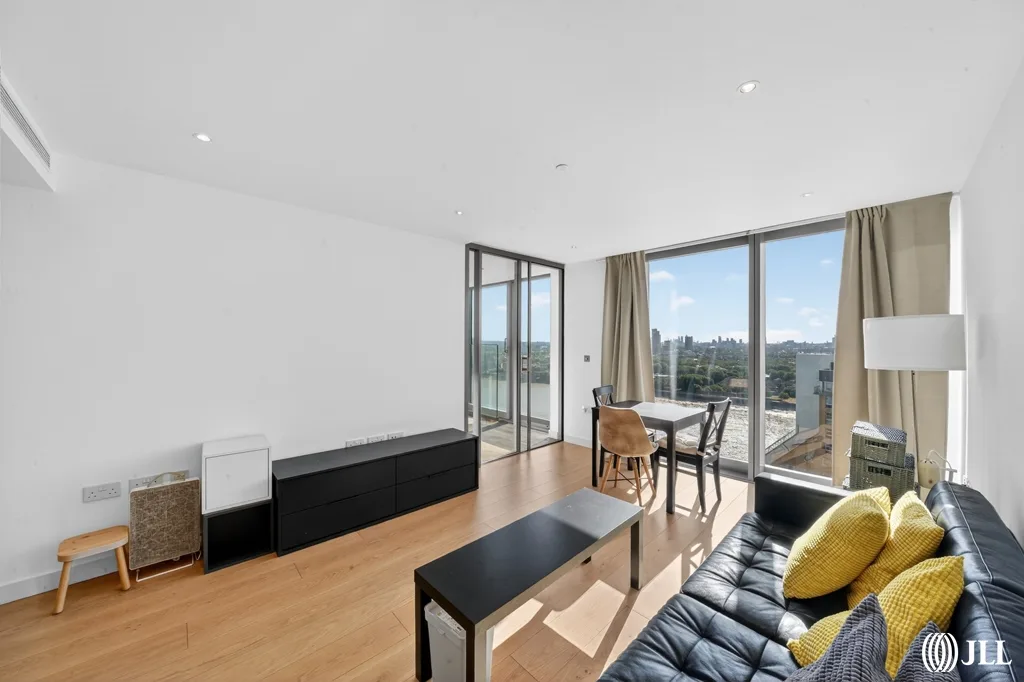 Flat Millharbour in Greater London