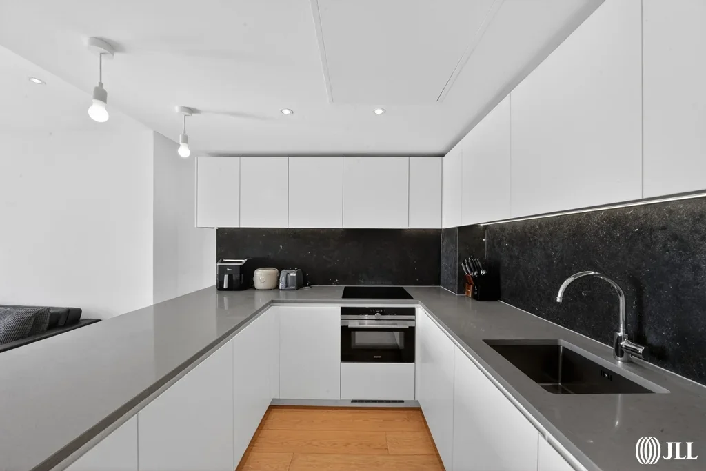 Flat Millharbour in Greater London