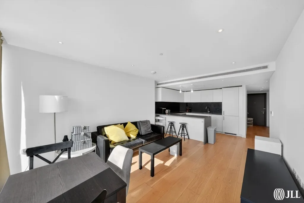 Flat Millharbour in Greater London