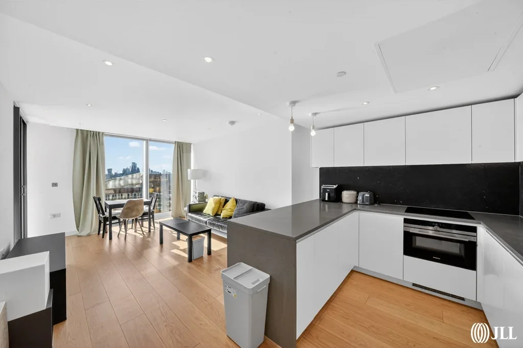 Flat Millharbour in Greater London