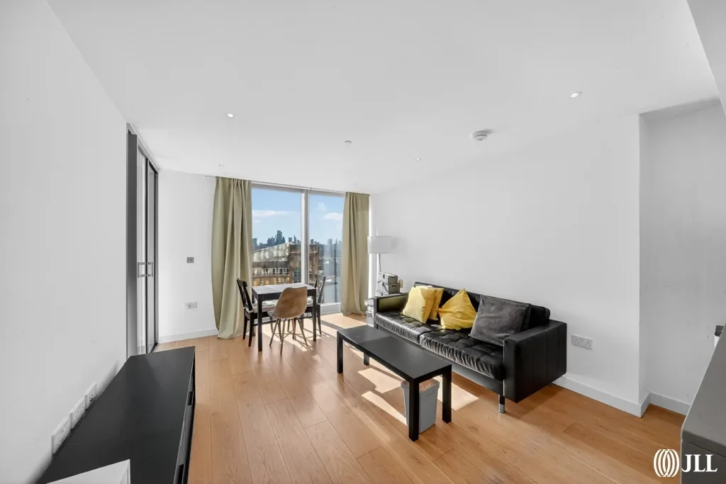 Flat Millharbour in Greater London
