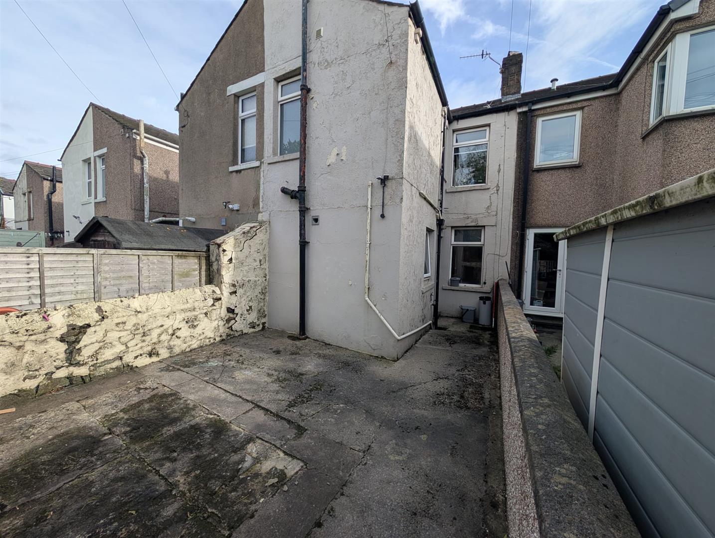 Room Bulk Road in Lancaster