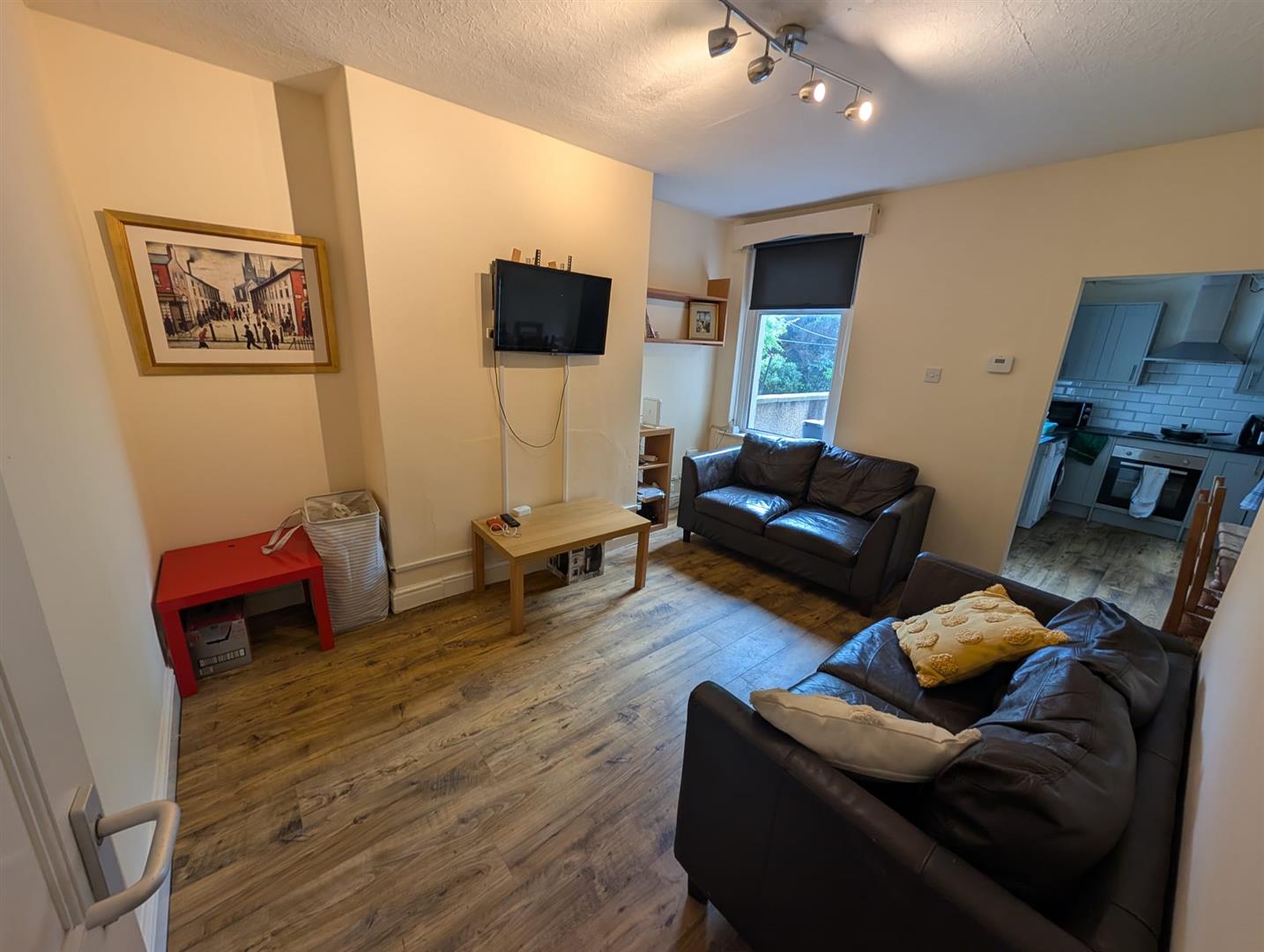 Room Bulk Road in Lancaster
