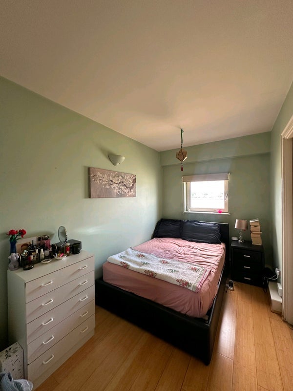 Room Westferry Road in Greater London