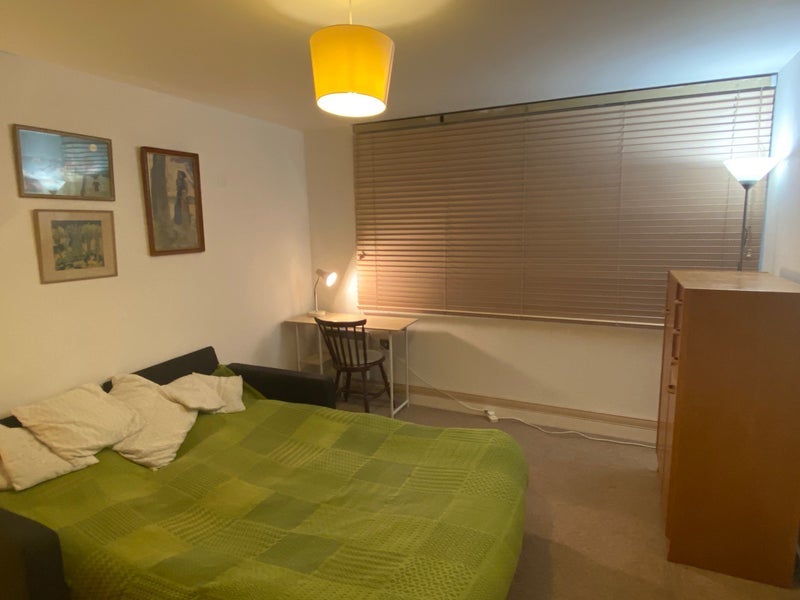 Room Orsman Road in Greater London