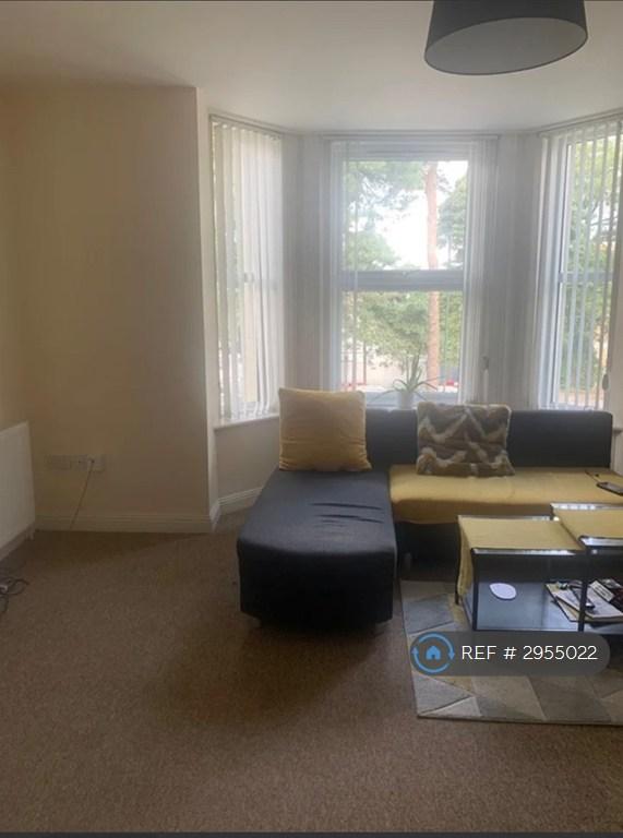 Flat Knyveton Road in Bournemouth