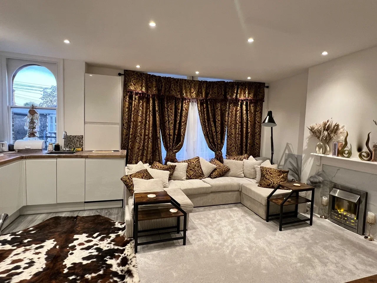 Flat Rectory Grove in Greater London