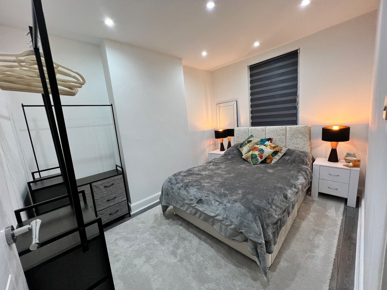 Flat Rectory Grove in Greater London