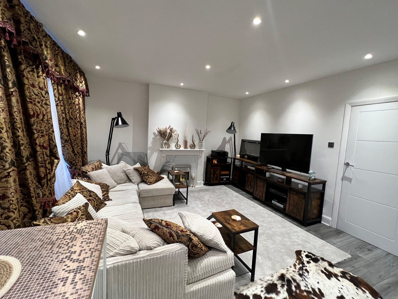 Flat Rectory Grove in Greater London