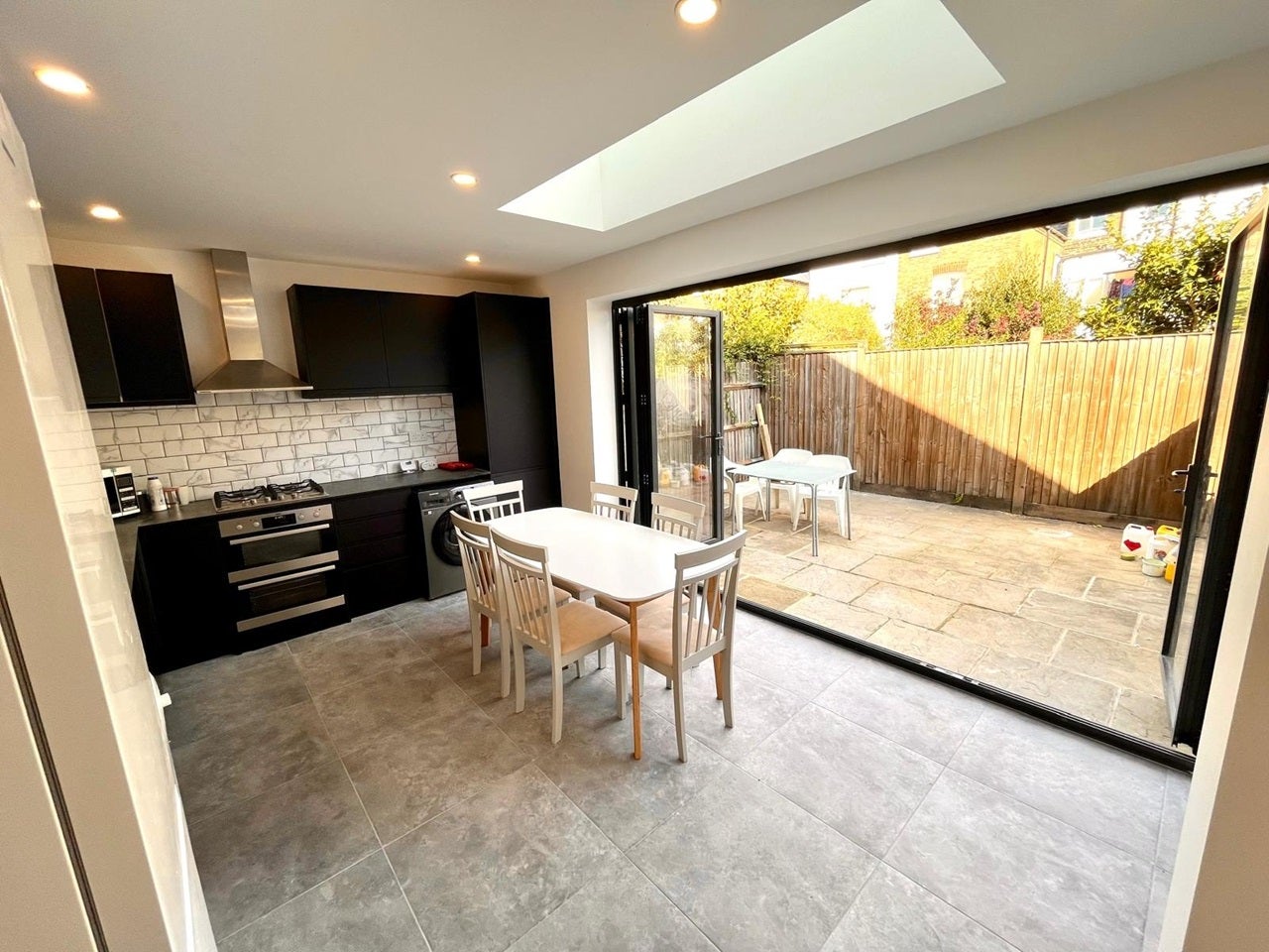 Room Norroy Road in Greater London