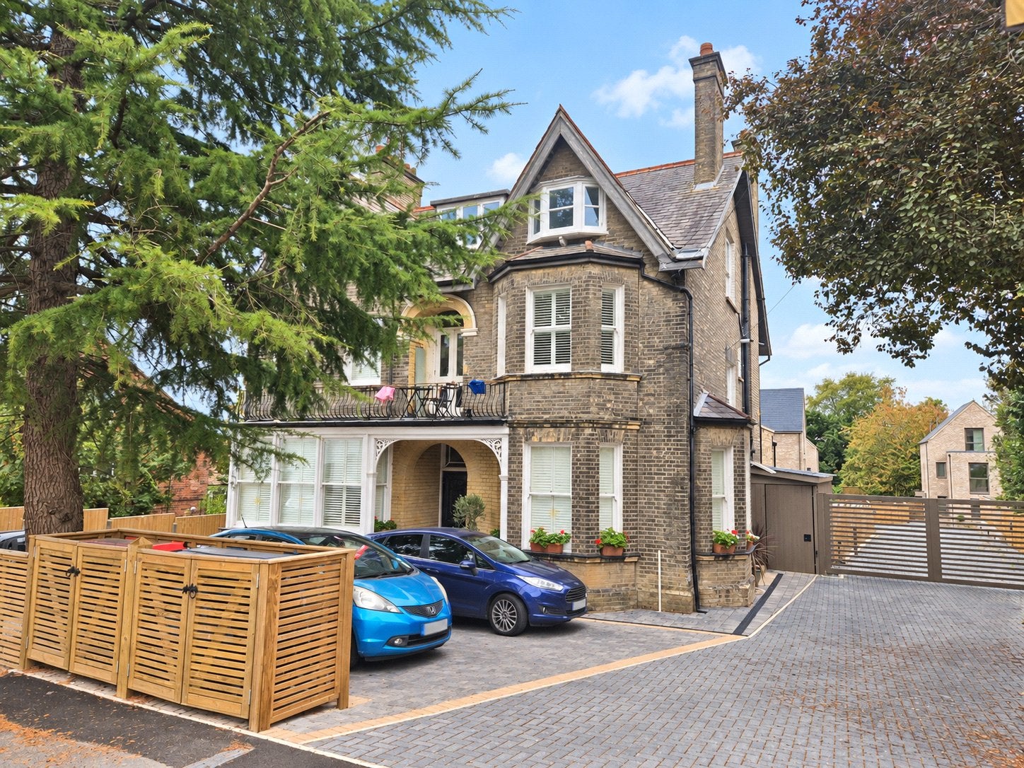 Flat Park Road in Greater London