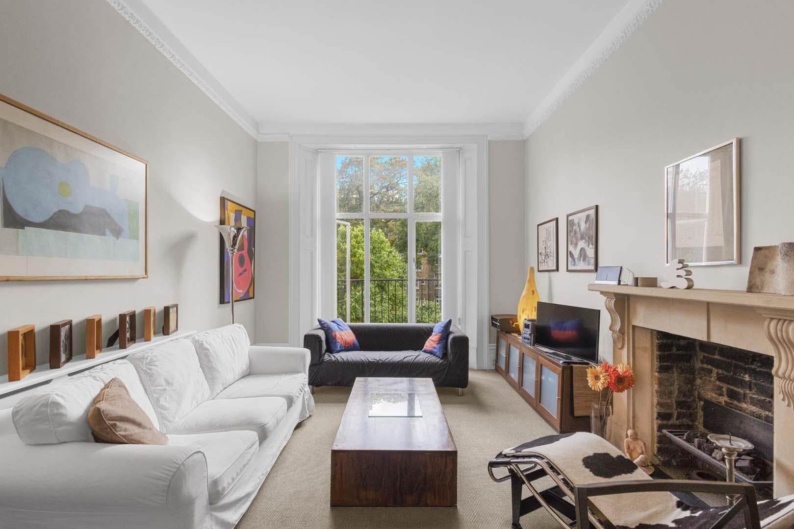 Flat Elgin Crescent in Greater London